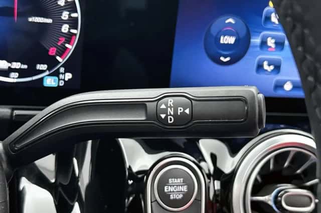 Mercedes-Benz GLA (2025) thumbnail 32