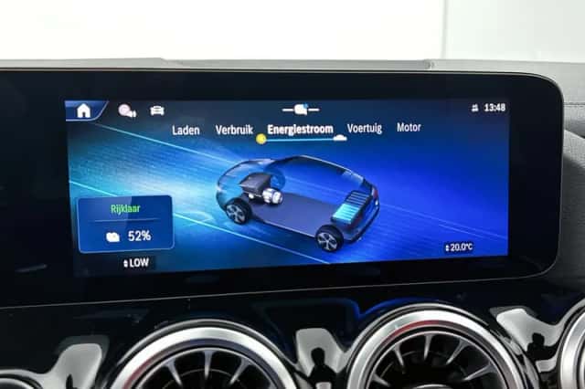 Mercedes-Benz GLA (2025) thumbnail 35