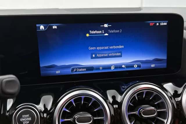 Mercedes-Benz GLA (2025) thumbnail 39