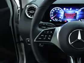 Mercedes-Benz GLA (2025) thumbnail 12