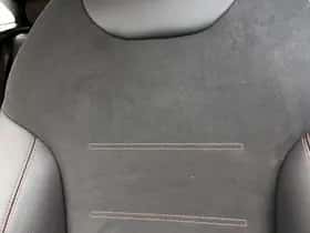 Mercedes-Benz GLA (2023) thumbnail 36