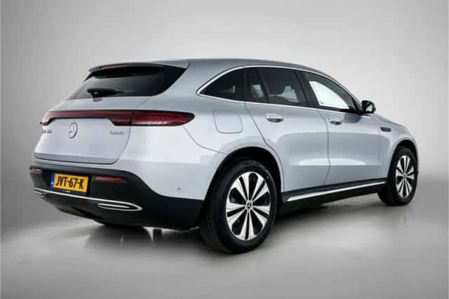 Mercedes-Benz EQC (2023) thumbnail 2