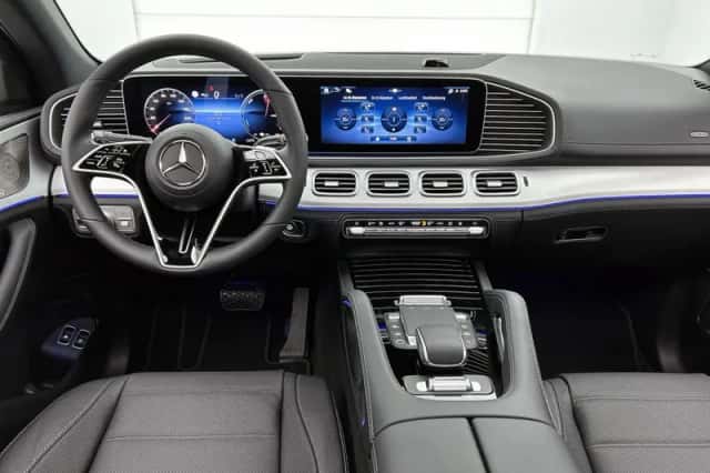 Mercedes-Benz GLE (2026) thumbnail 4