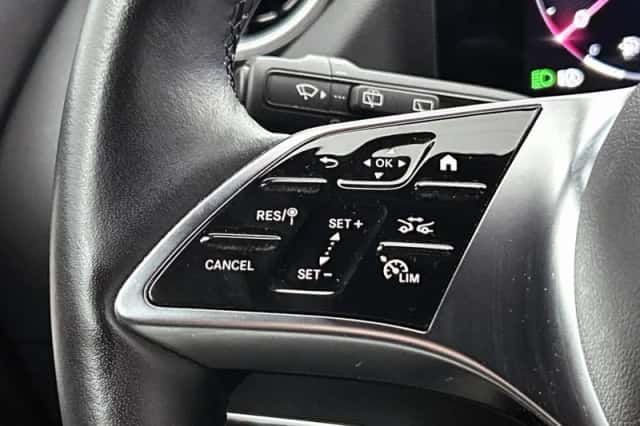 Mercedes-Benz GLA (2024) thumbnail 14