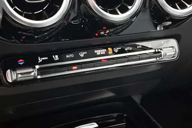 Mercedes-Benz GLA (2024) thumbnail 7