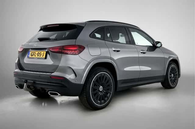 Mercedes-Benz GLA (2024) thumbnail 2