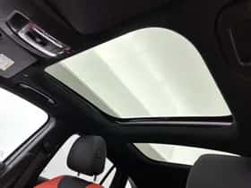 Mercedes-Benz GLA (2024) thumbnail 4