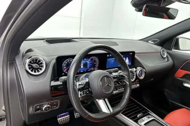 Mercedes-Benz GLA (2024) thumbnail 37