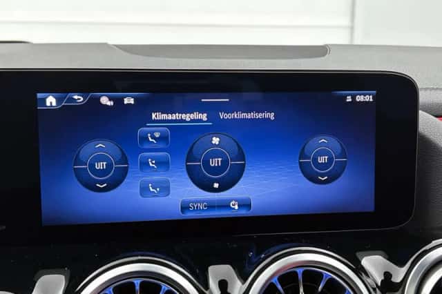 Mercedes-Benz GLA (2024) thumbnail 10