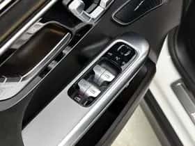 Mercedes-Benz EQE (2024) thumbnail 32