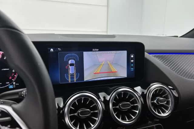 Mercedes-Benz GLA (2024) thumbnail 13