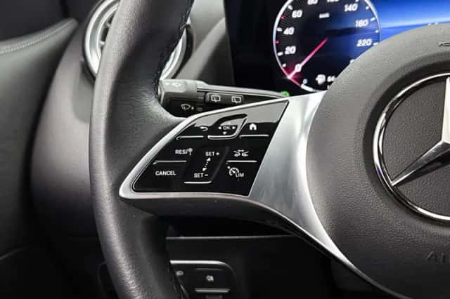 Mercedes-Benz GLA (2024) thumbnail 15