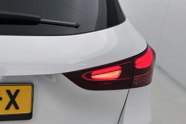 Mercedes-Benz GLA (2024) thumbnail 36