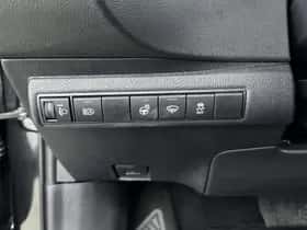 Suzuki Swace (2023) thumbnail 15