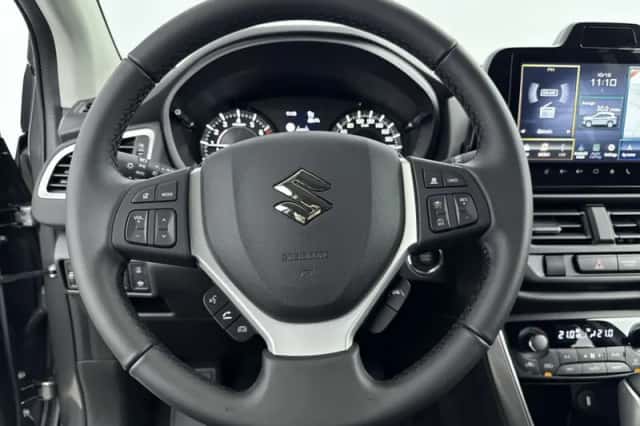Suzuki S-Cross (2026) thumbnail 4