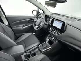 Suzuki S-Cross (2025) thumbnail 6