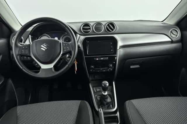 Suzuki Vitara (2021) thumbnail 4