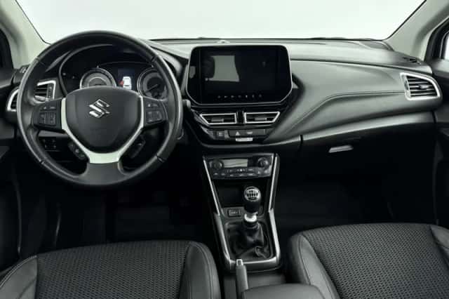 Suzuki S-Cross (2023) thumbnail 4