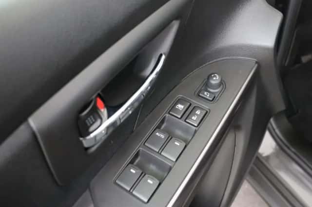 Suzuki S-Cross (2026) thumbnail 4