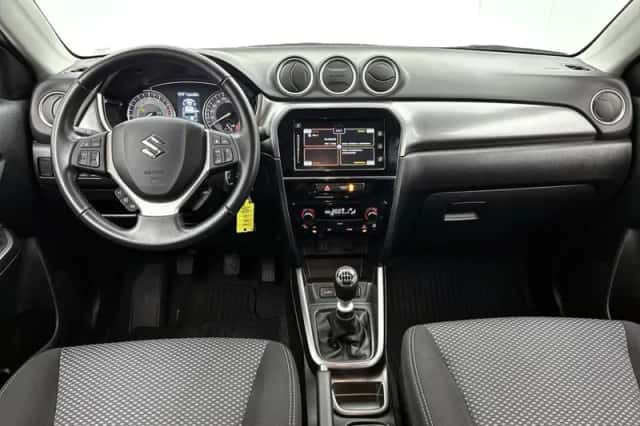 Suzuki Vitara (2023) thumbnail 4