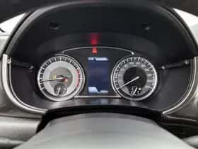 Suzuki Vitara (2022) thumbnail 5