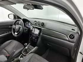 Suzuki Vitara (2022) thumbnail 6