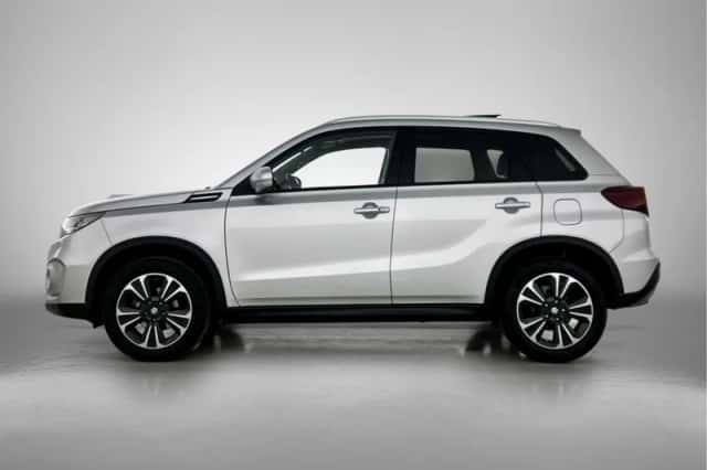 Suzuki Vitara (2022) thumbnail 3