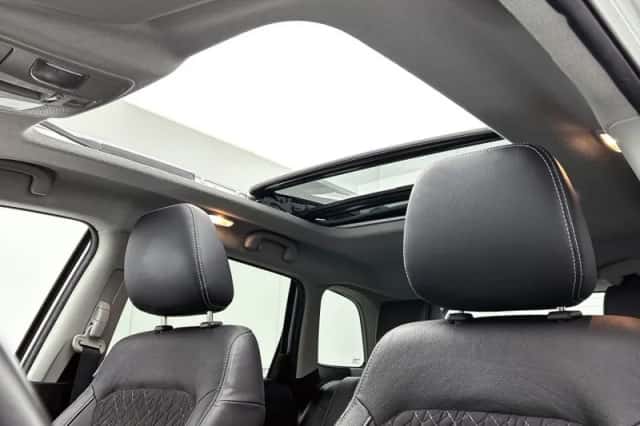Suzuki Vitara (2022) thumbnail 4