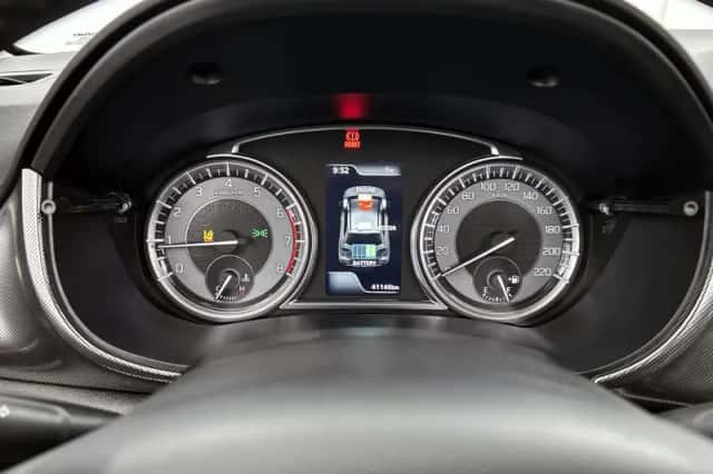 Suzuki Vitara (2022) thumbnail 6