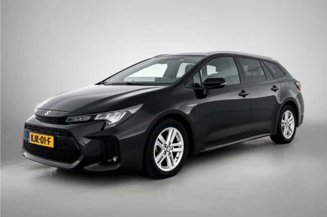 Suzuki Swace (2021) thumbnail 1