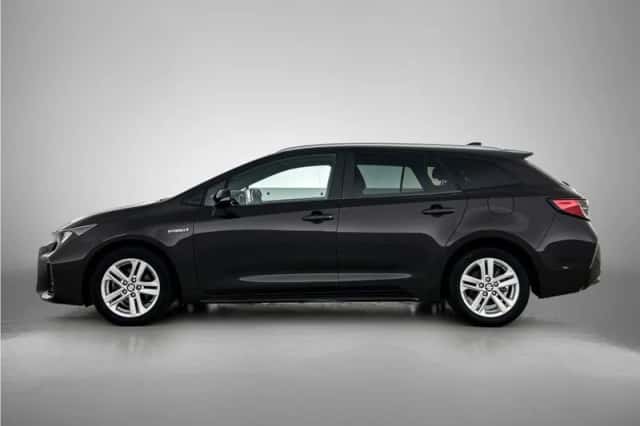 Suzuki Swace (2021) thumbnail 3