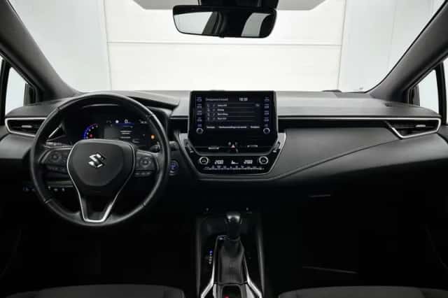 Suzuki Swace (2021) thumbnail 4