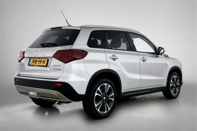 Suzuki Vitara (2022) thumbnail 2