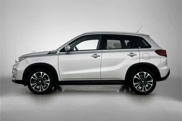 Suzuki Vitara (2022) thumbnail 3
