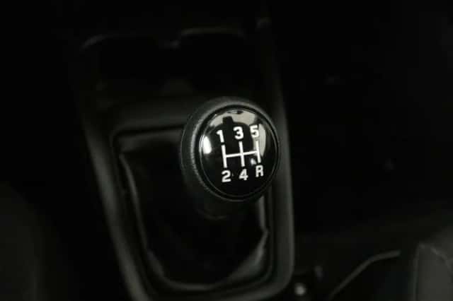 Suzuki Swift (2025) thumbnail 5