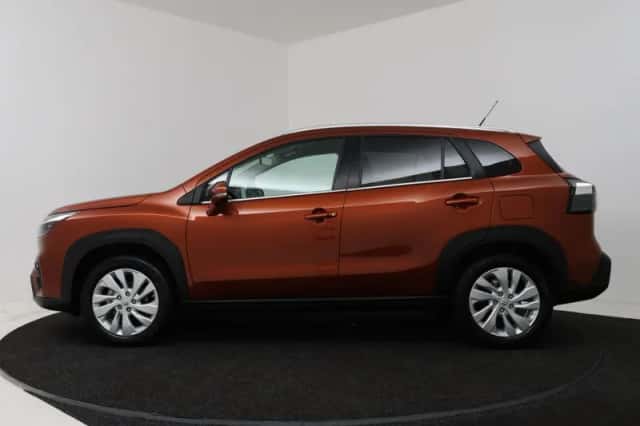 Suzuki S-Cross (2025) thumbnail 3