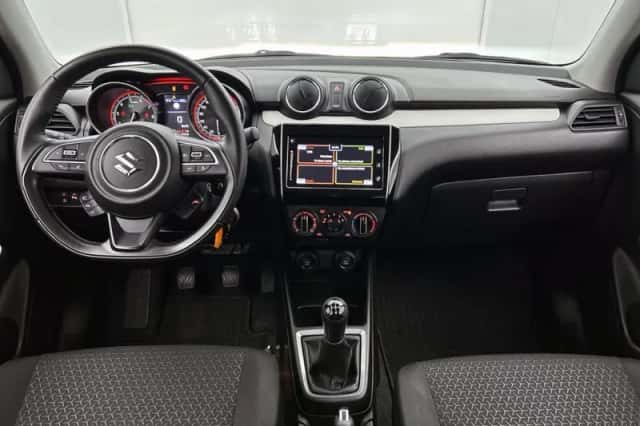Suzuki Swift (2024) thumbnail 4