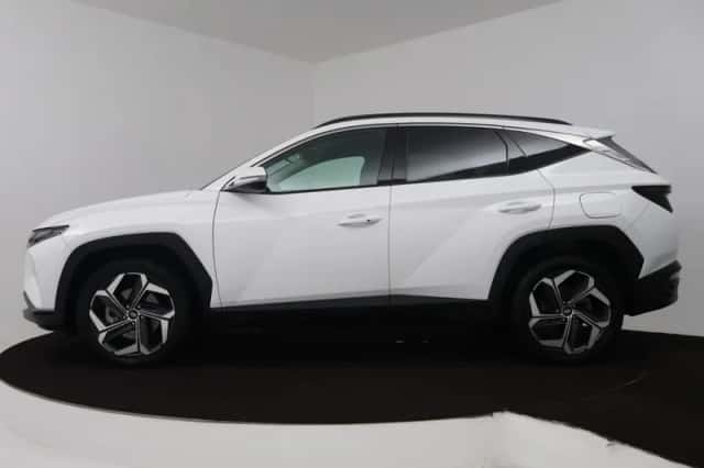 Hyundai Tucson (2023) thumbnail 3