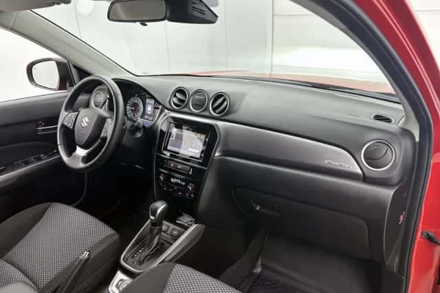 Suzuki Vitara (2024) thumbnail 6