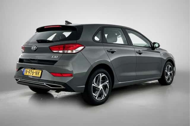Hyundai i30 (2021) thumbnail 2