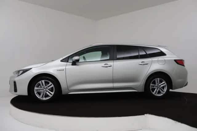 Suzuki Swace (2025) thumbnail 3