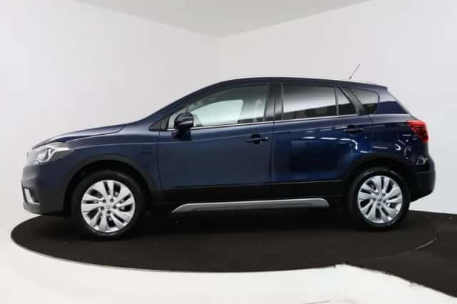 Suzuki S-Cross (2021) thumbnail 3