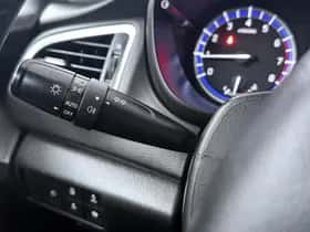 Suzuki S-Cross (2021) thumbnail 8