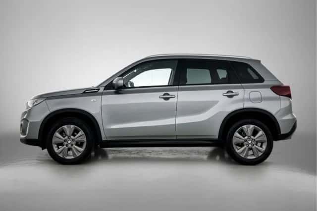 Suzuki Vitara (2023) thumbnail 3