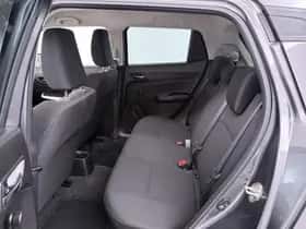 Suzuki Swift (2018) thumbnail 22