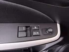 Suzuki Swift (2018) thumbnail 4
