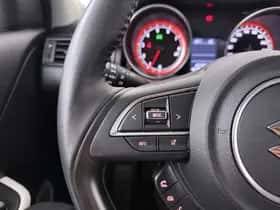 Suzuki Swift (2018) thumbnail 9