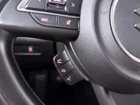 Suzuki Swift (2018) thumbnail 10