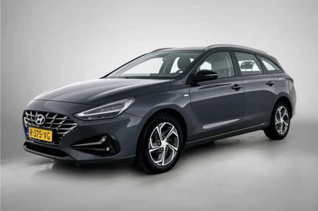 Hyundai i30 (2022) thumbnail 1