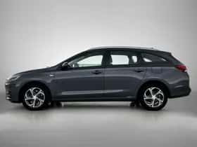 Hyundai i30 (2022) thumbnail 3